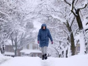 在15小时的暴风雪天气警报之前，英国各地发布了停电警告